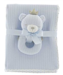 Luxe baby cadeauset jongen met blauwe flanellen babydeken 100x75 cm en beren rammelaar kraamcadeau