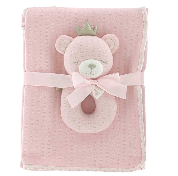 Luxe baby cadeauset meisje met roze flanellen babydeken 100x75 cm en beren rammelaar kraamcadeau